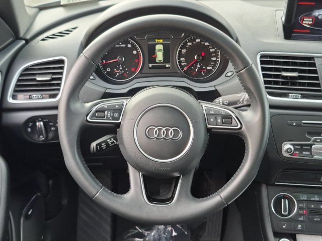 Used 2018 Audi Q3 2.0T Premium Plus w/ Premium Plus Package AWD/4WD image 18