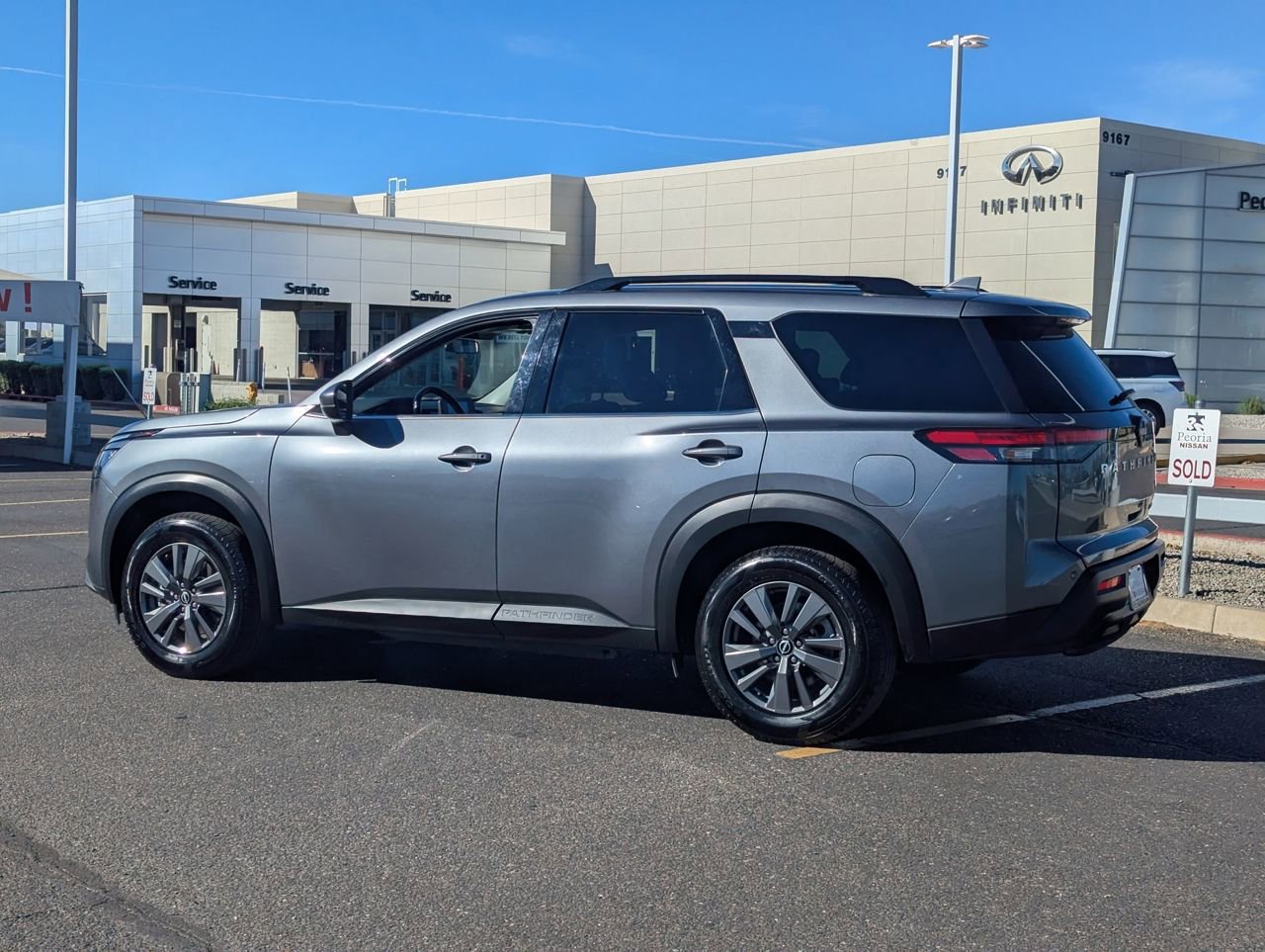 Certified 2024 Nissan Pathfinder SV image 4