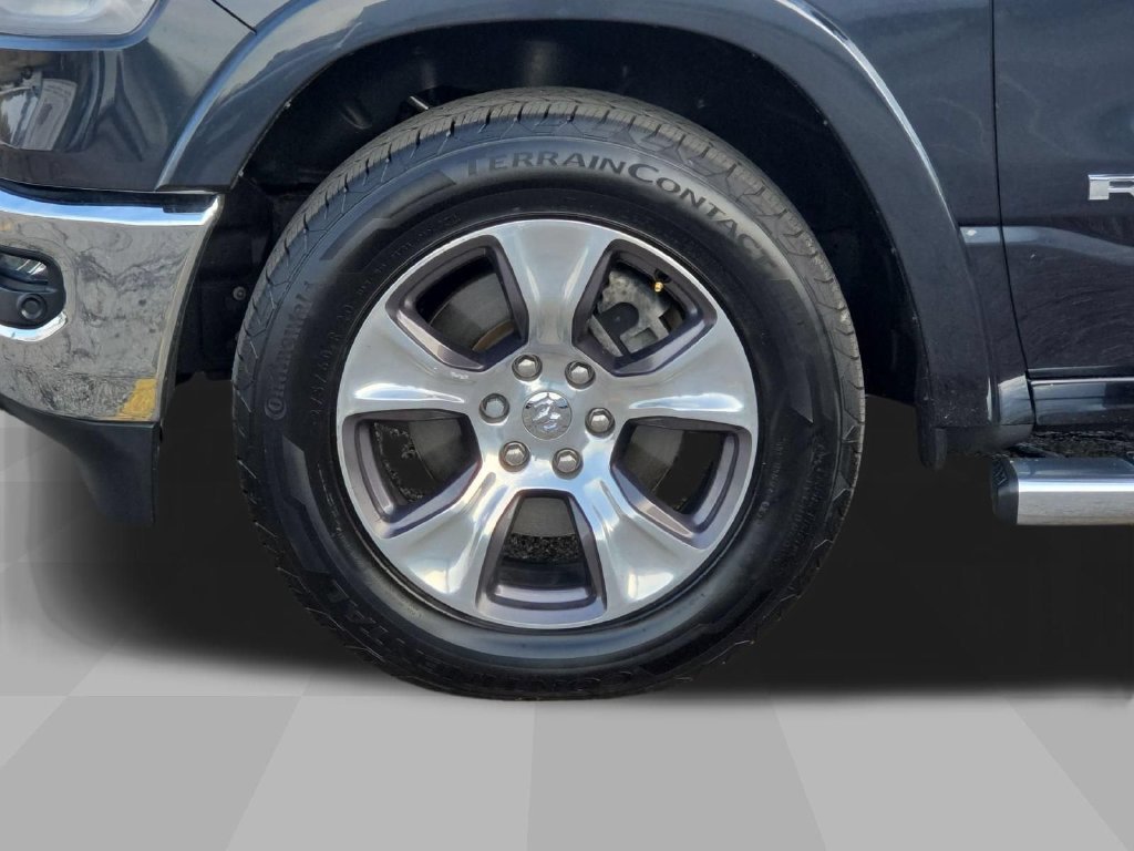 Used 2019 RAM 1500 Laramie AWD/4WD image 11