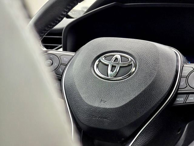 Used 2019 Toyota RAV4 Limited image 13