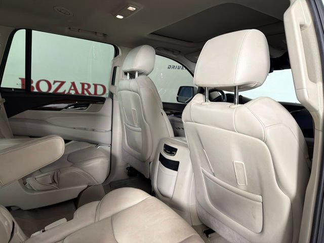 Used 2018 Cadillac Escalade Luxury AWD/4WD image 19
