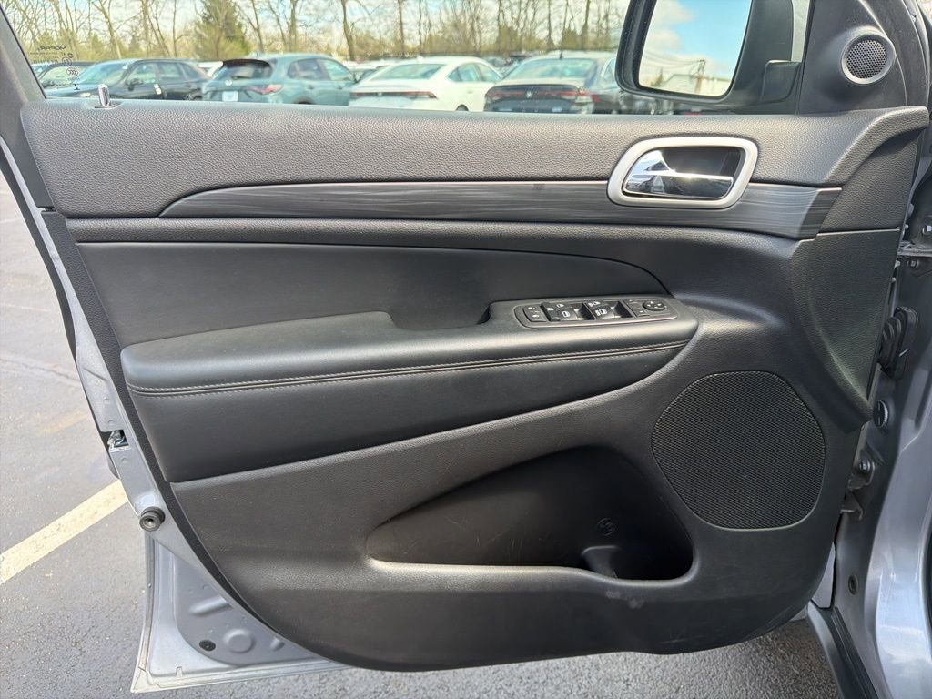 Used 2021 Jeep Grand Cherokee Laredo image 17