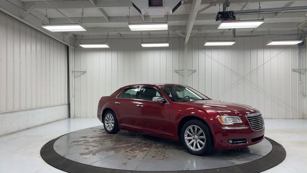 Used 2012 Chrysler 300 Limited RWD image 2