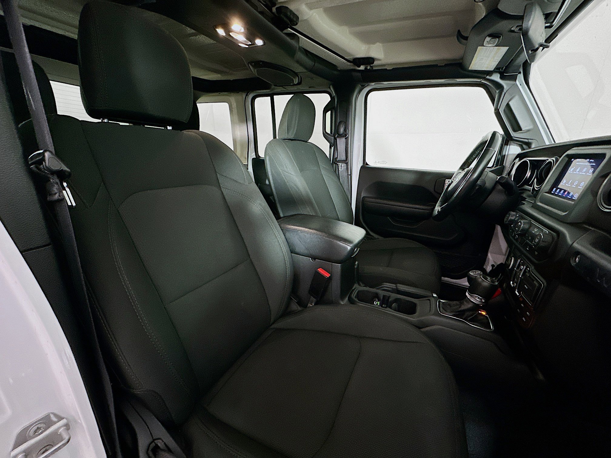 Used 2022 Jeep Wrangler Sport S image 29