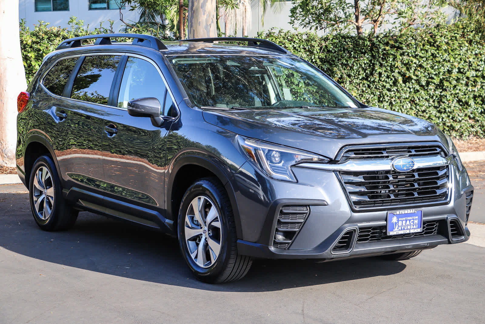 Used 2023 Subaru Ascent Premium w/ Convenience Package AWD/4WD image 3