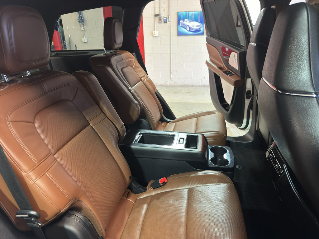 Used 2021 Lincoln Aviator Reserve AWD/4WD image 26