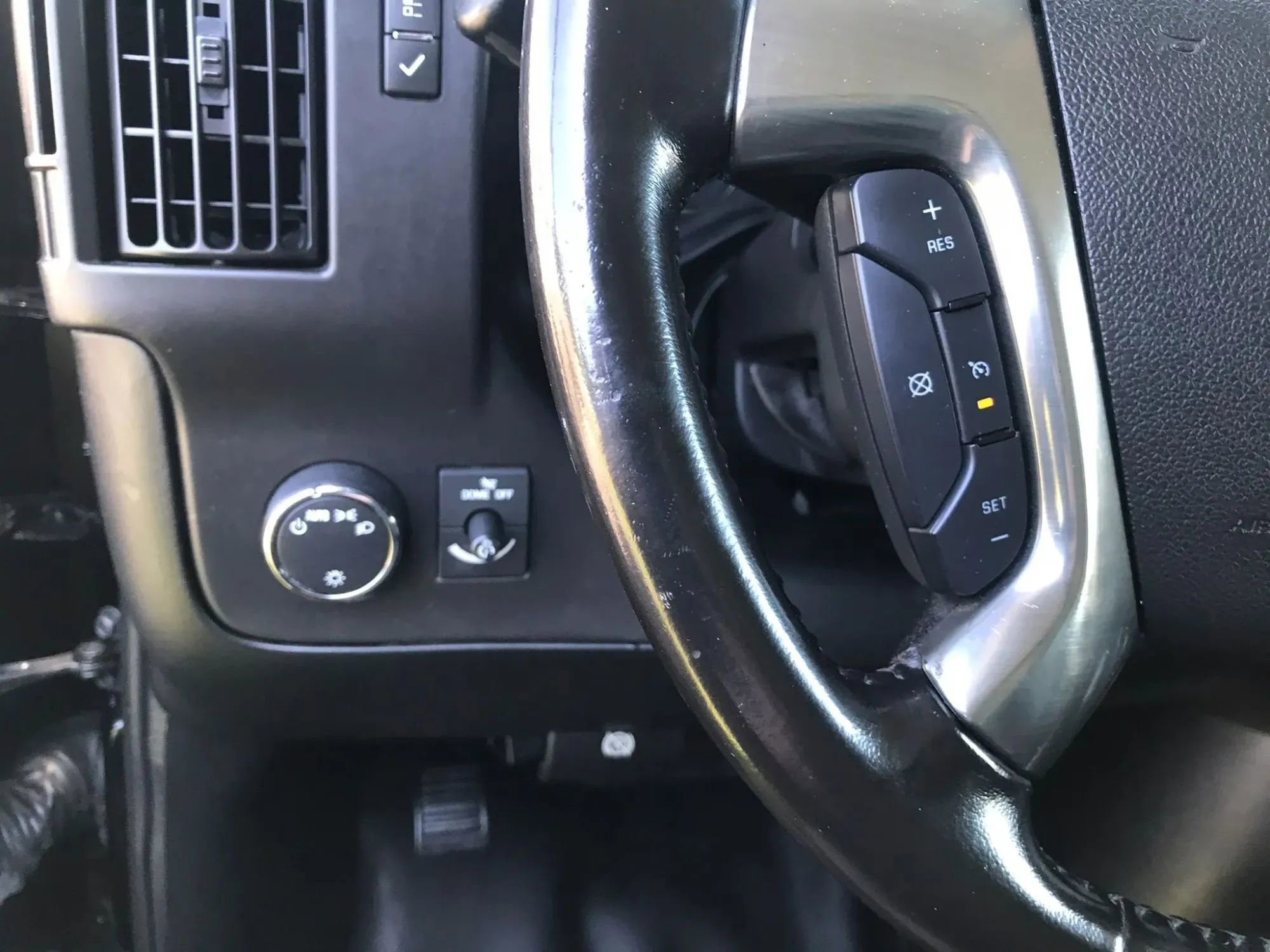 Used 2019 Chevrolet Express 2500 w/ Driver Convenience Package RWD image 13