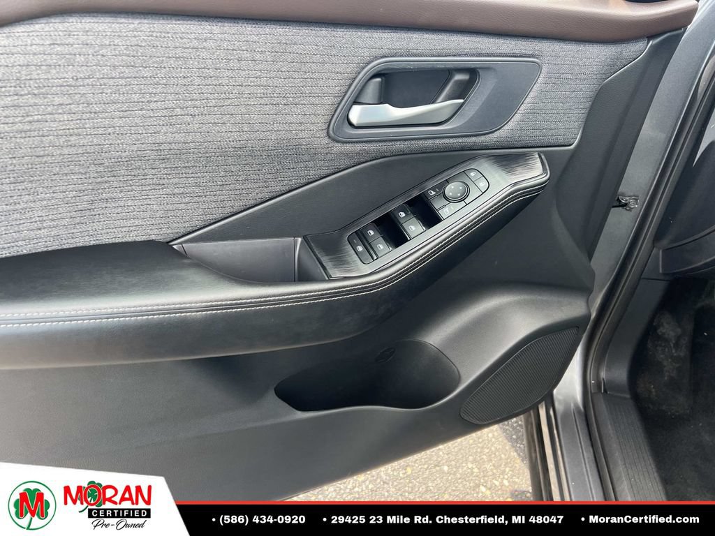 Used 2022 Nissan Rogue SV AWD/4WD image 15