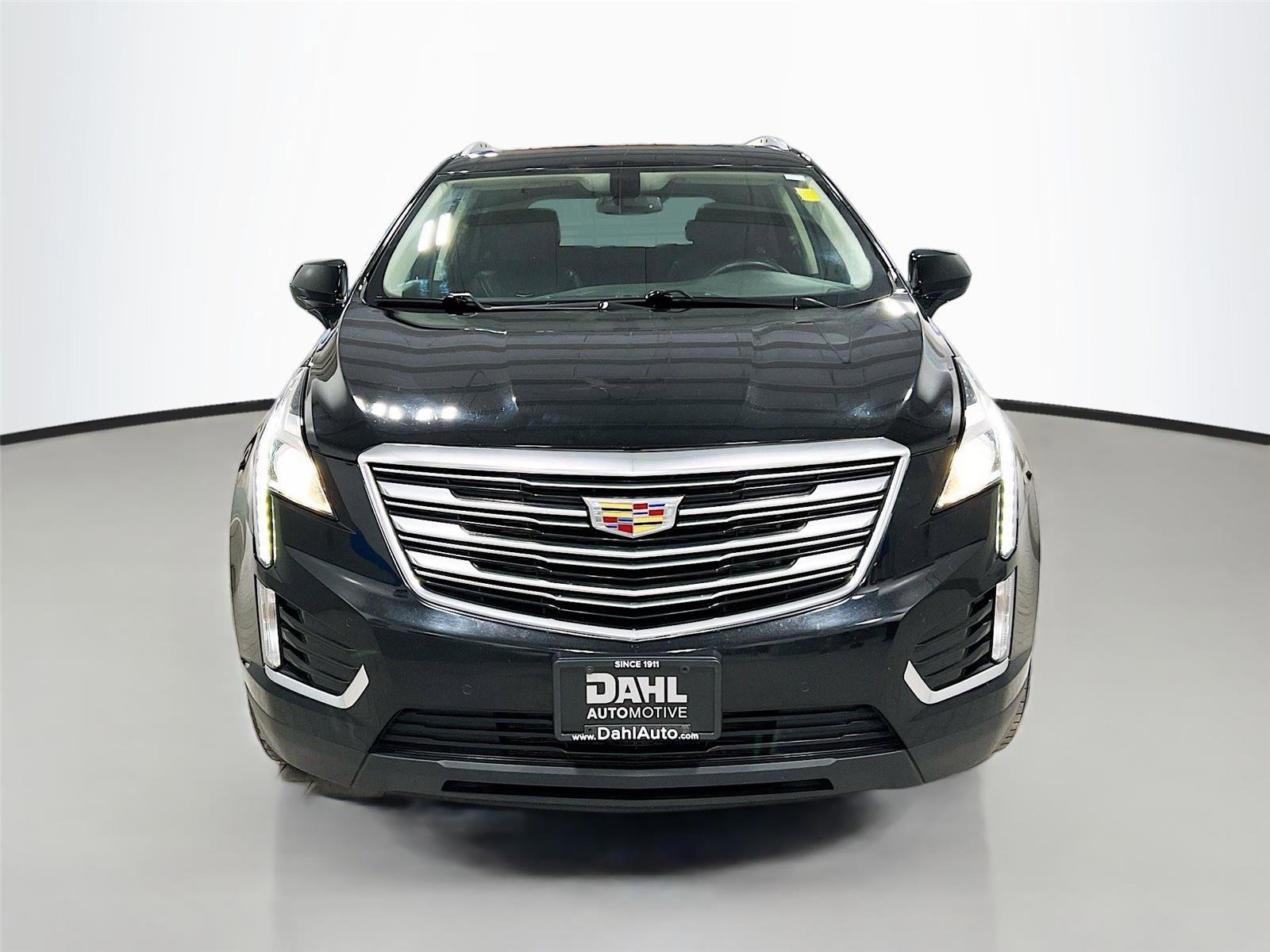 Used 2017 Cadillac XT5 Luxury image 2