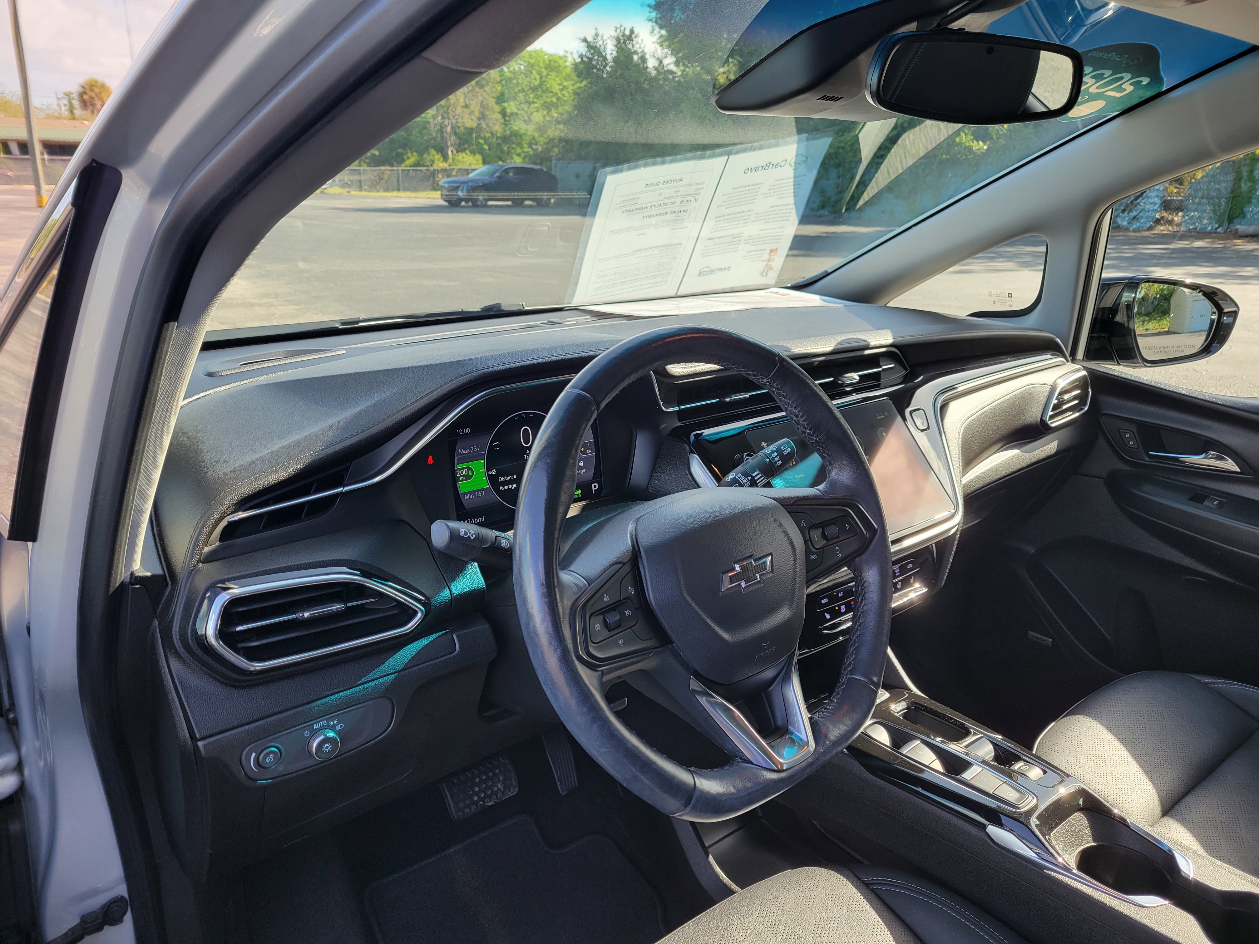 Certified 2023 Chevrolet Bolt LT w/ Infotainment Package image 31