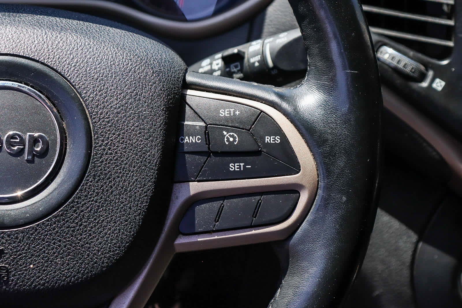 Used 2017 Jeep Cherokee High Altitude FWD image 20