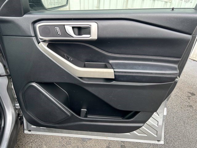 Used 2021 Ford Explorer XLT w/ Equipment Group 202A AWD/4WD image 53