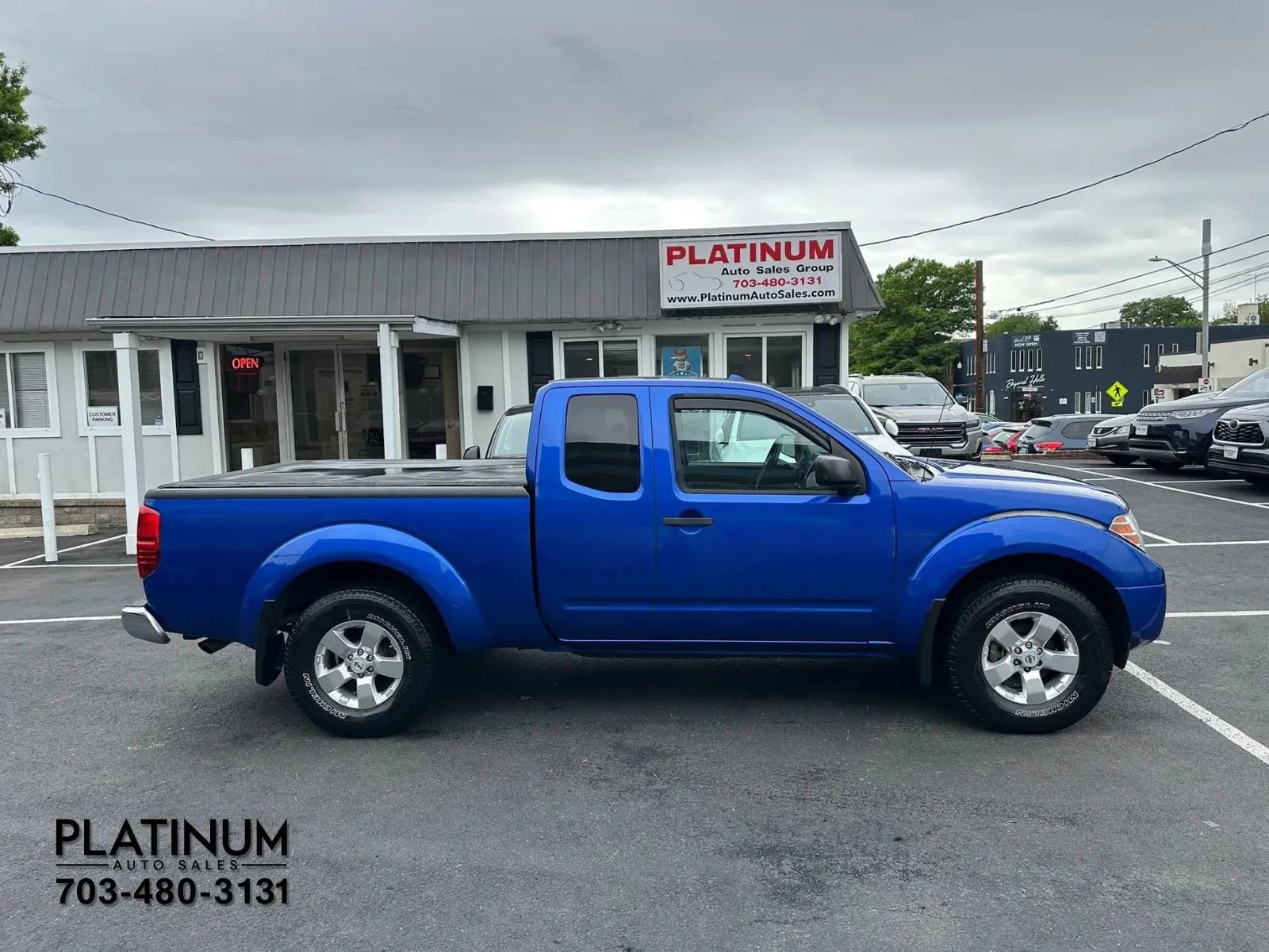 Used 2012 Nissan Frontier SV w/ SV Premium Utility Pkg AWD/4WD image 2