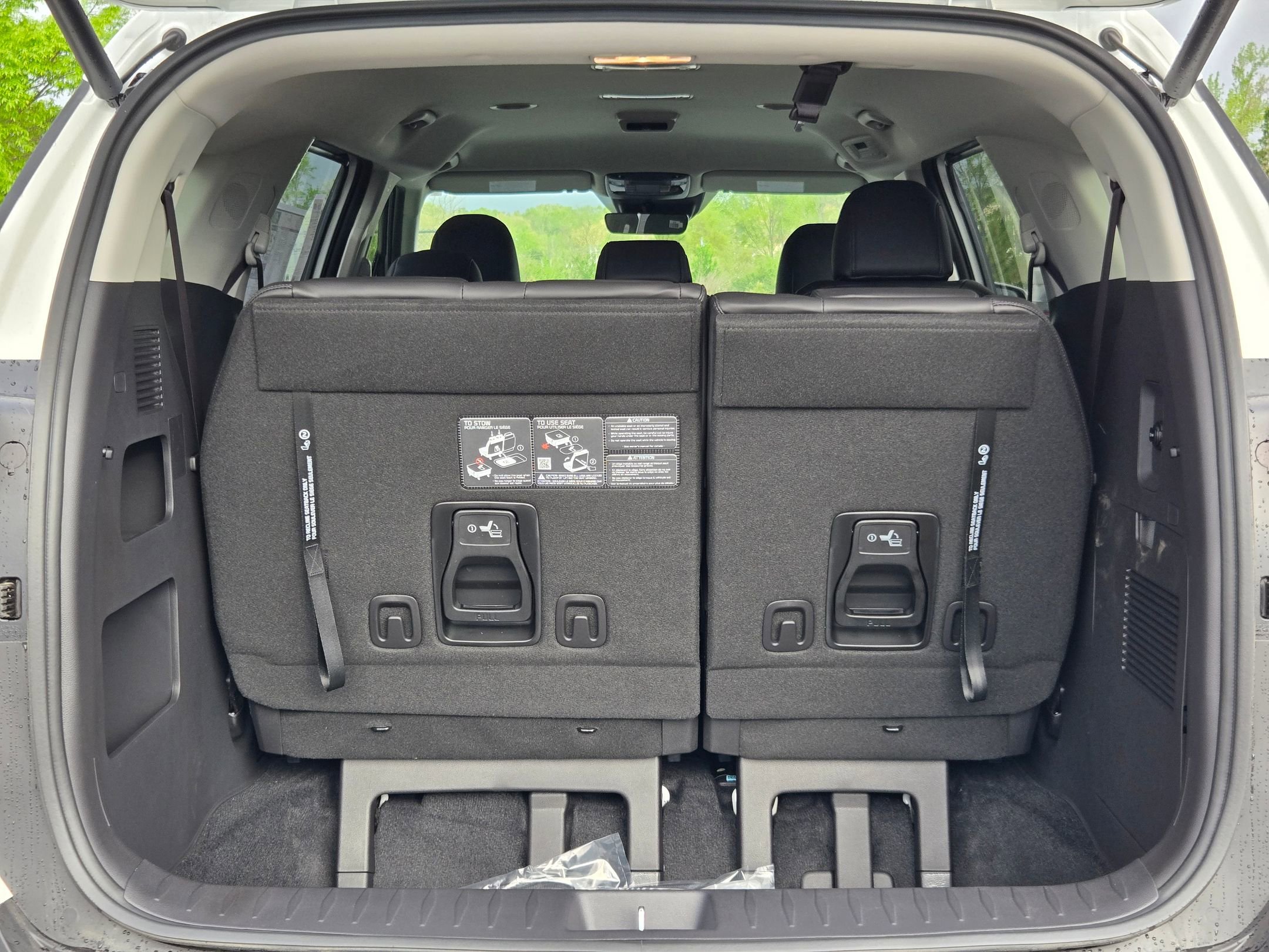New 2026 Kia Carnival EX FWD image 18