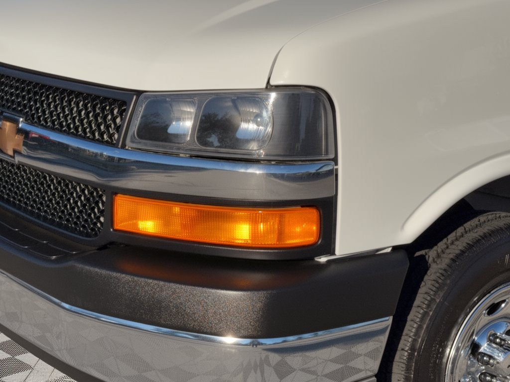 Certified 2025 Chevrolet Express 3500 LT w/ LT Preferred Equipment Group RWD image 12