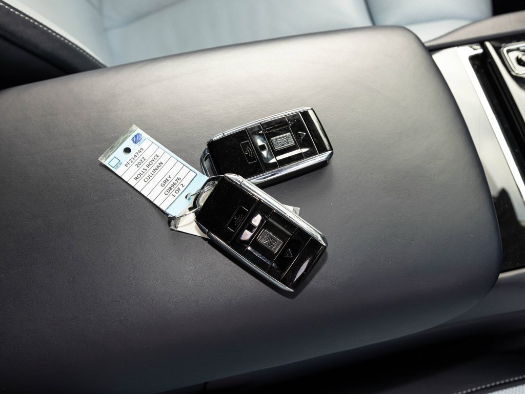Used 2022 Rolls-Royce Cullinan w/ Cullinan Package AWD/4WD image 88