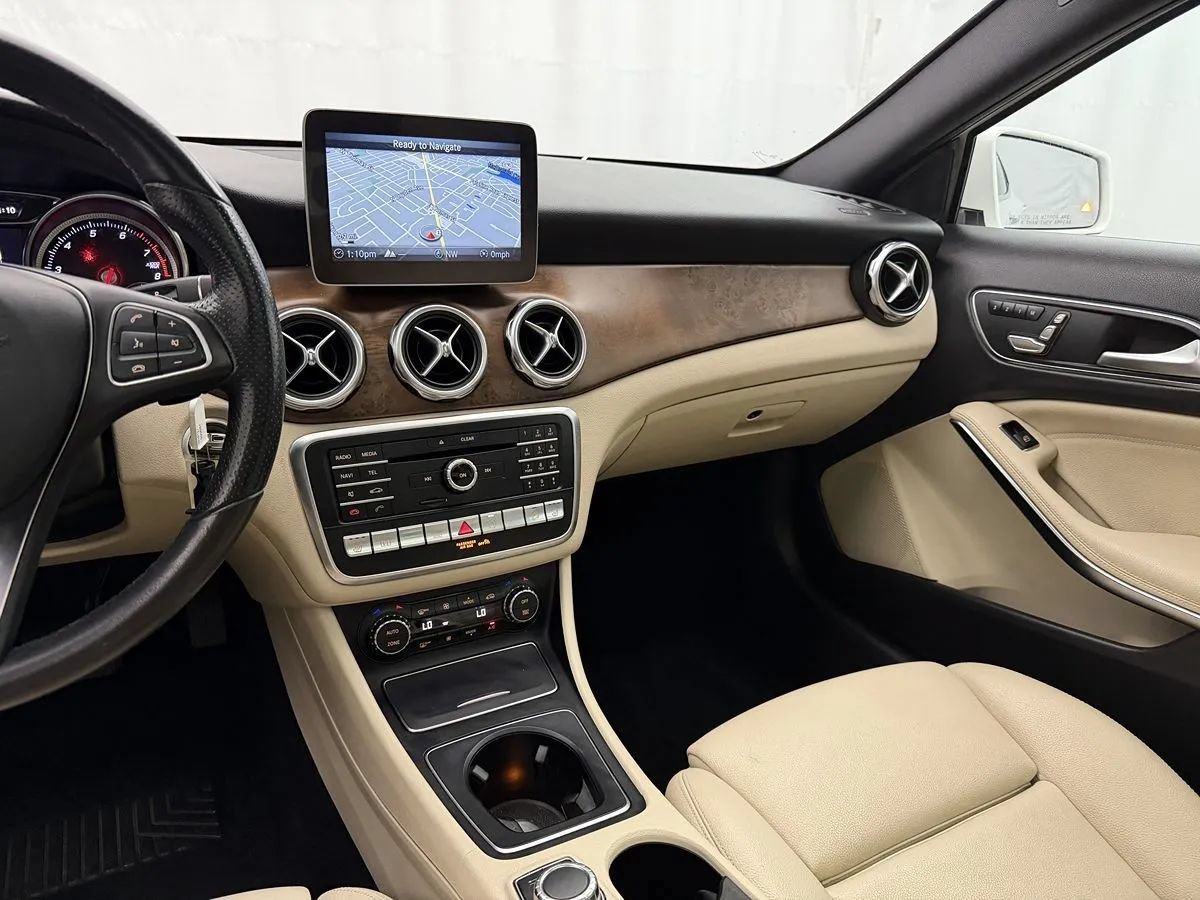 Used 2018 Mercedes-Benz GLA 250 4MATIC image 16