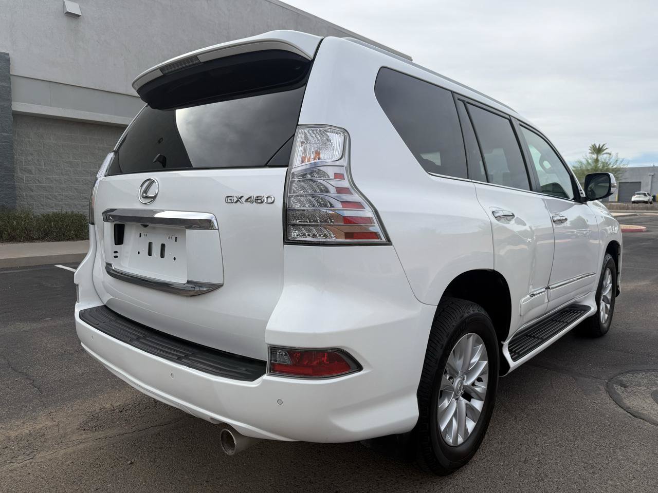 Used 2017 Lexus GX 460 Premium w/ Premium Package AWD/4WD image 3