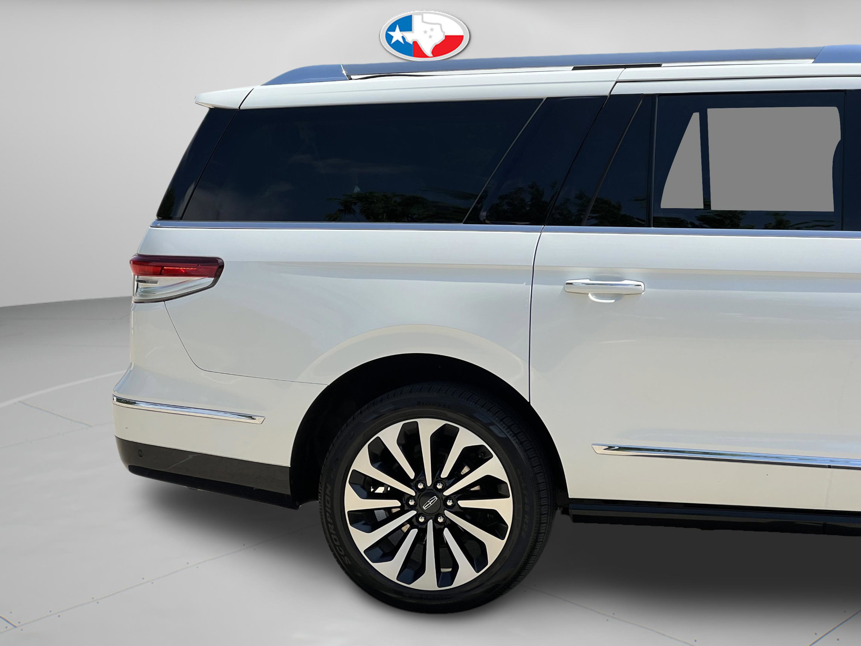 Used 2023 Lincoln Navigator L Reserve AWD/4WD image 36