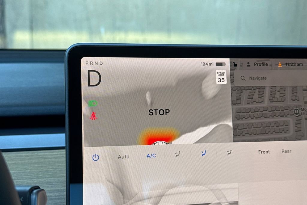 Used 2023 Tesla Model 3 Standard Range image 22