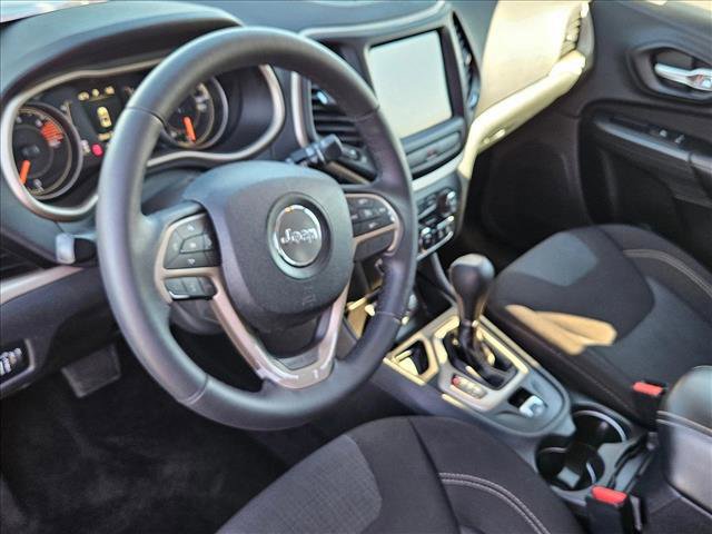 Used 2016 Jeep Cherokee Latitude w/ Comfort & Sound Group image 9