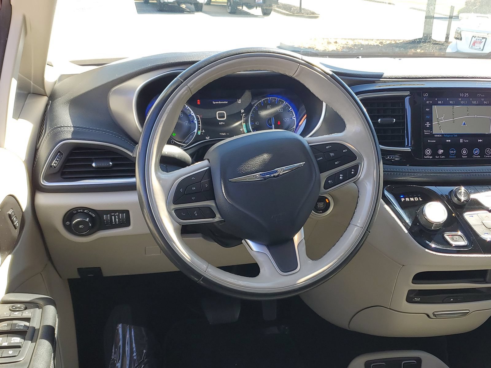 Used 2019 Chrysler Pacifica Limited FWD image 12