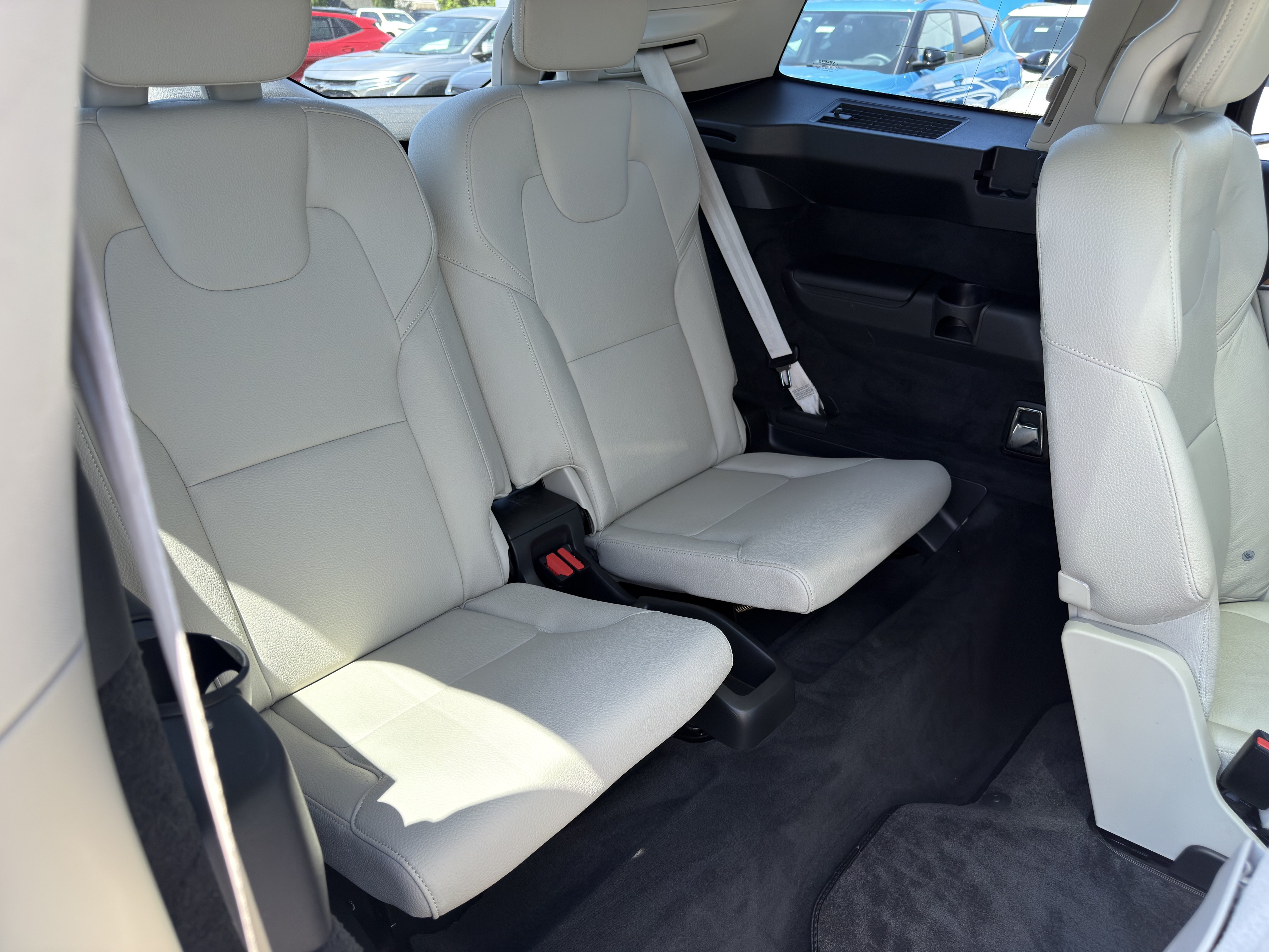 Used 2021 Volvo XC90 T8 Inscription Expression w/ Advanced Package AWD/4WD image 14