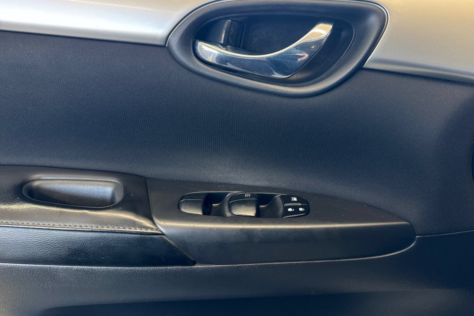 Used 2018 Nissan Sentra S FWD image 11