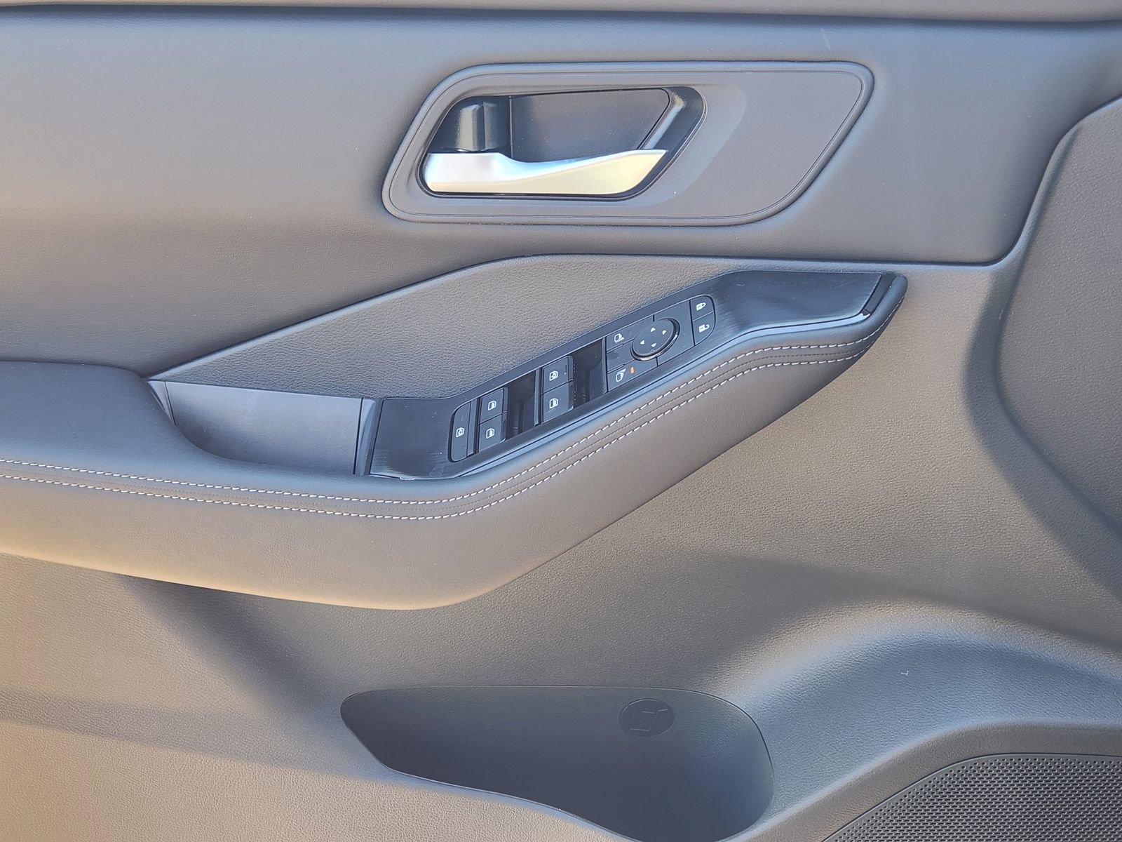 New 2026 Nissan Rogue SV w/ Cold Weather Package image 18