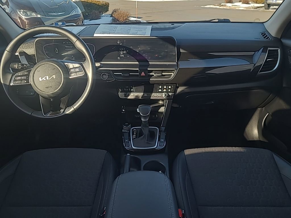 Used 2025 Kia Seltos S image 13