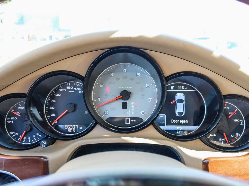 Used 2015 Porsche Panamera S image 27