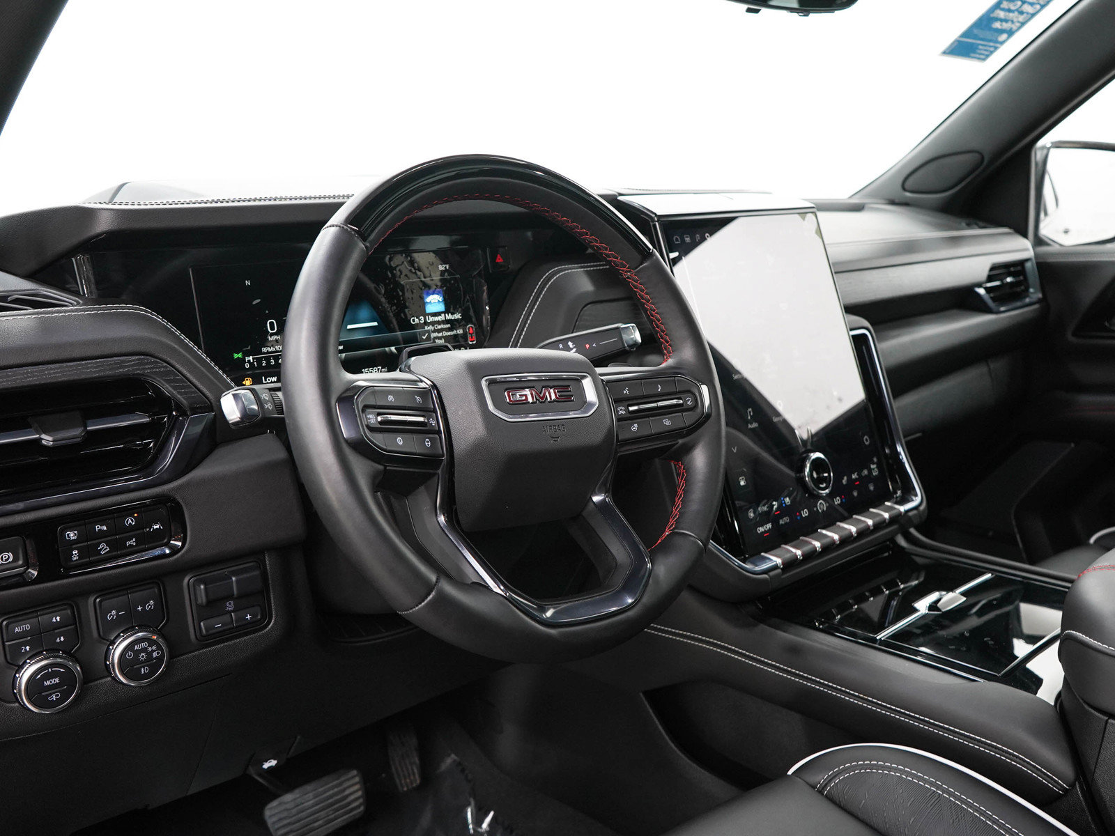 Used 2025 GMC Yukon AT4 Ultimate AWD/4WD image 27