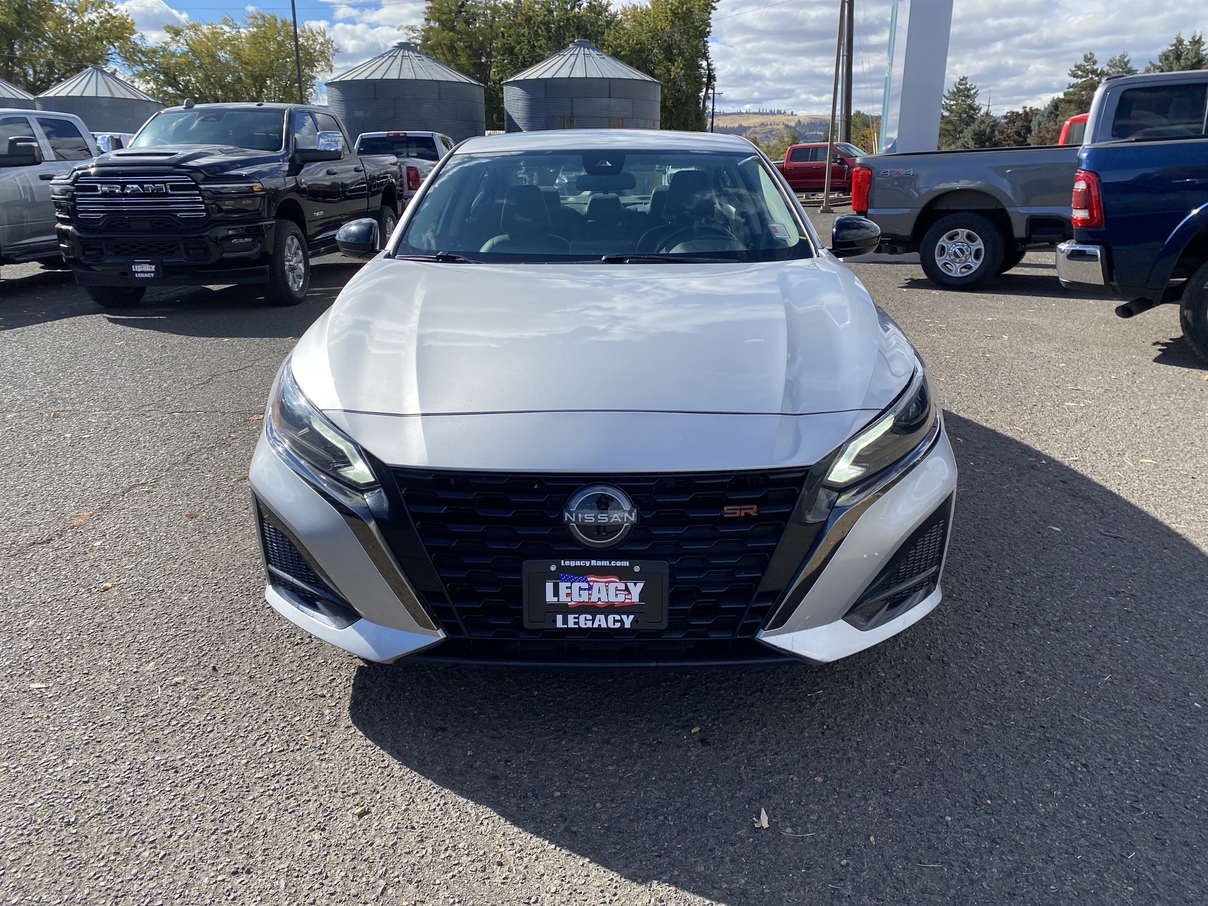 Used 2024 Nissan Altima 2.5 SR FWD image 8