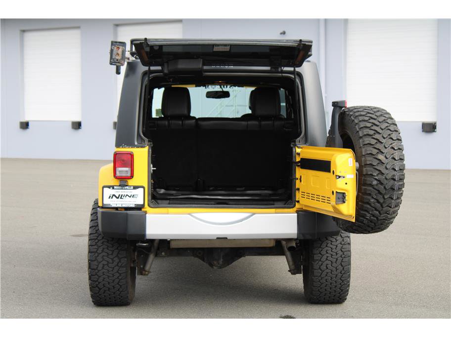 Used 2015 Jeep Wrangler Unlimited Sahara w/ Connectivity Group image 33