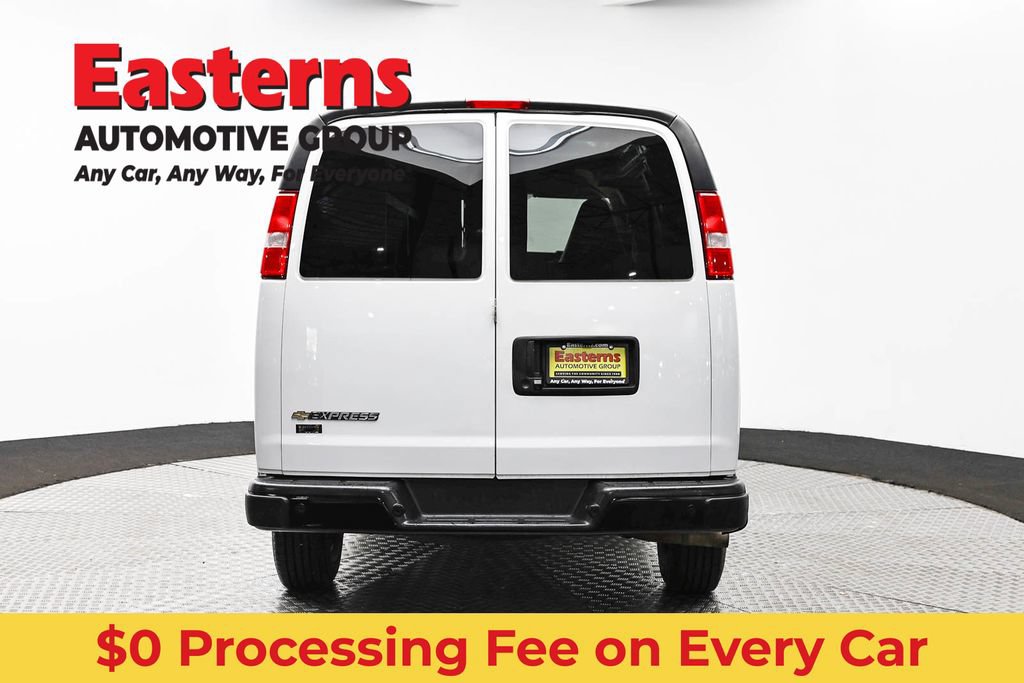 Used 2021 Chevrolet Express 3500 w/ Driver Convenience Package RWD image 6