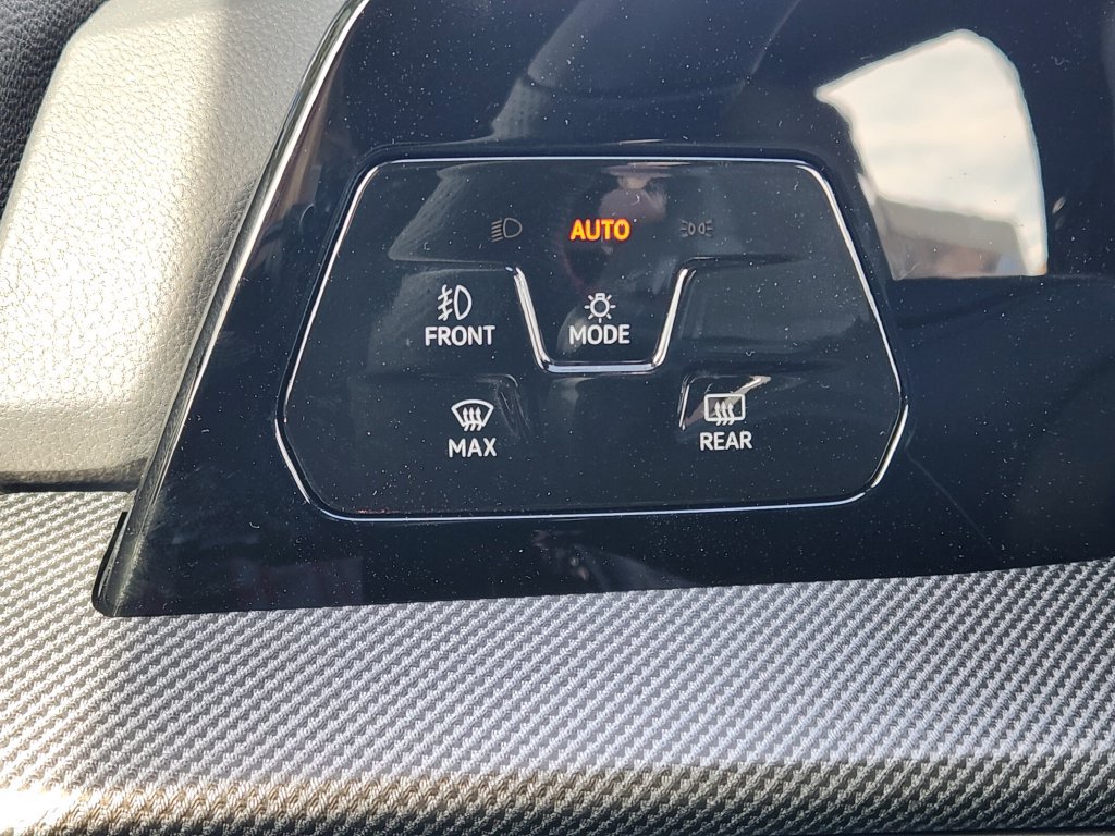 New 2026 Volkswagen GTI SE FWD image 11