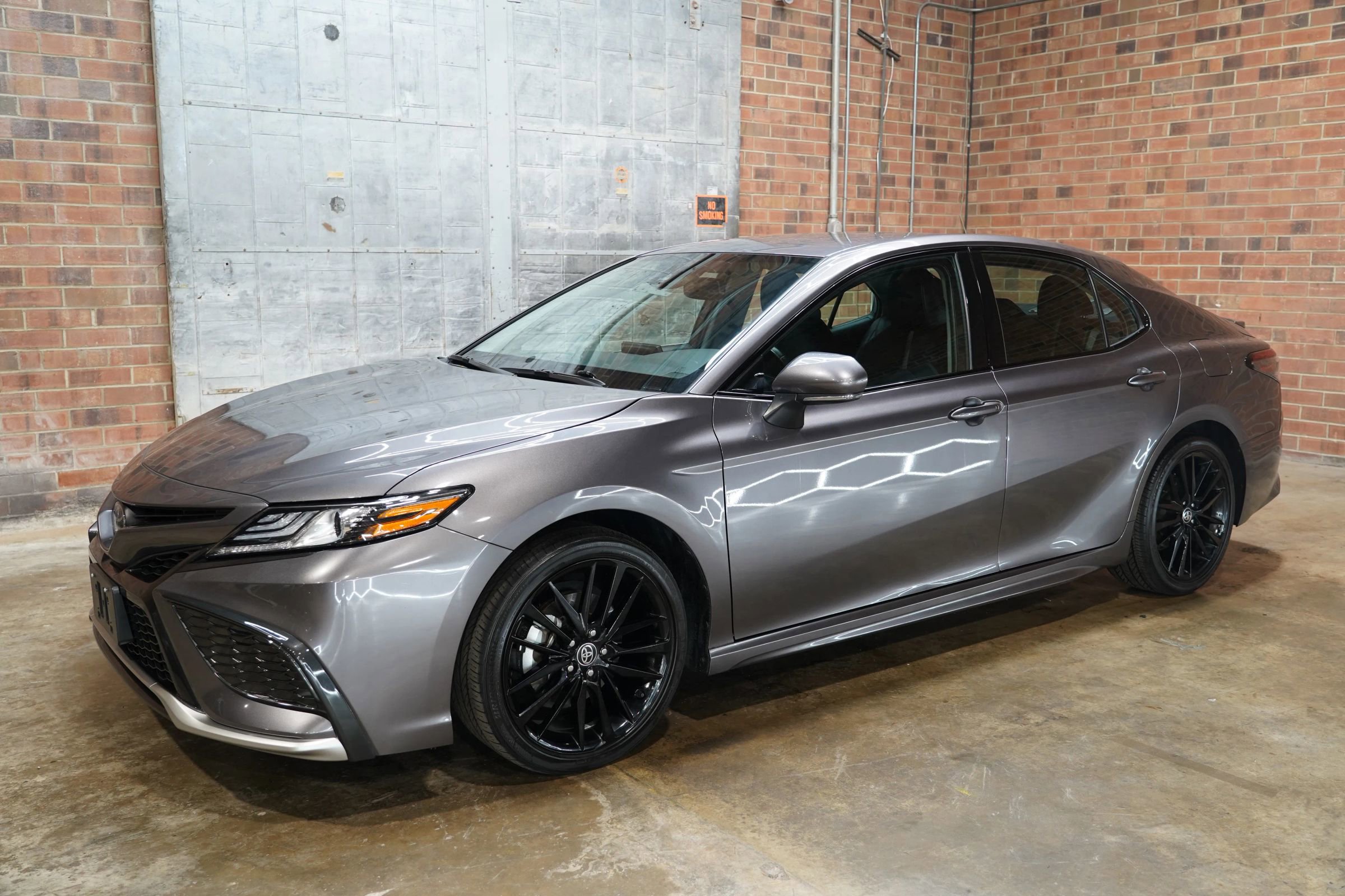 Used 2023 Toyota Camry XSE image 8