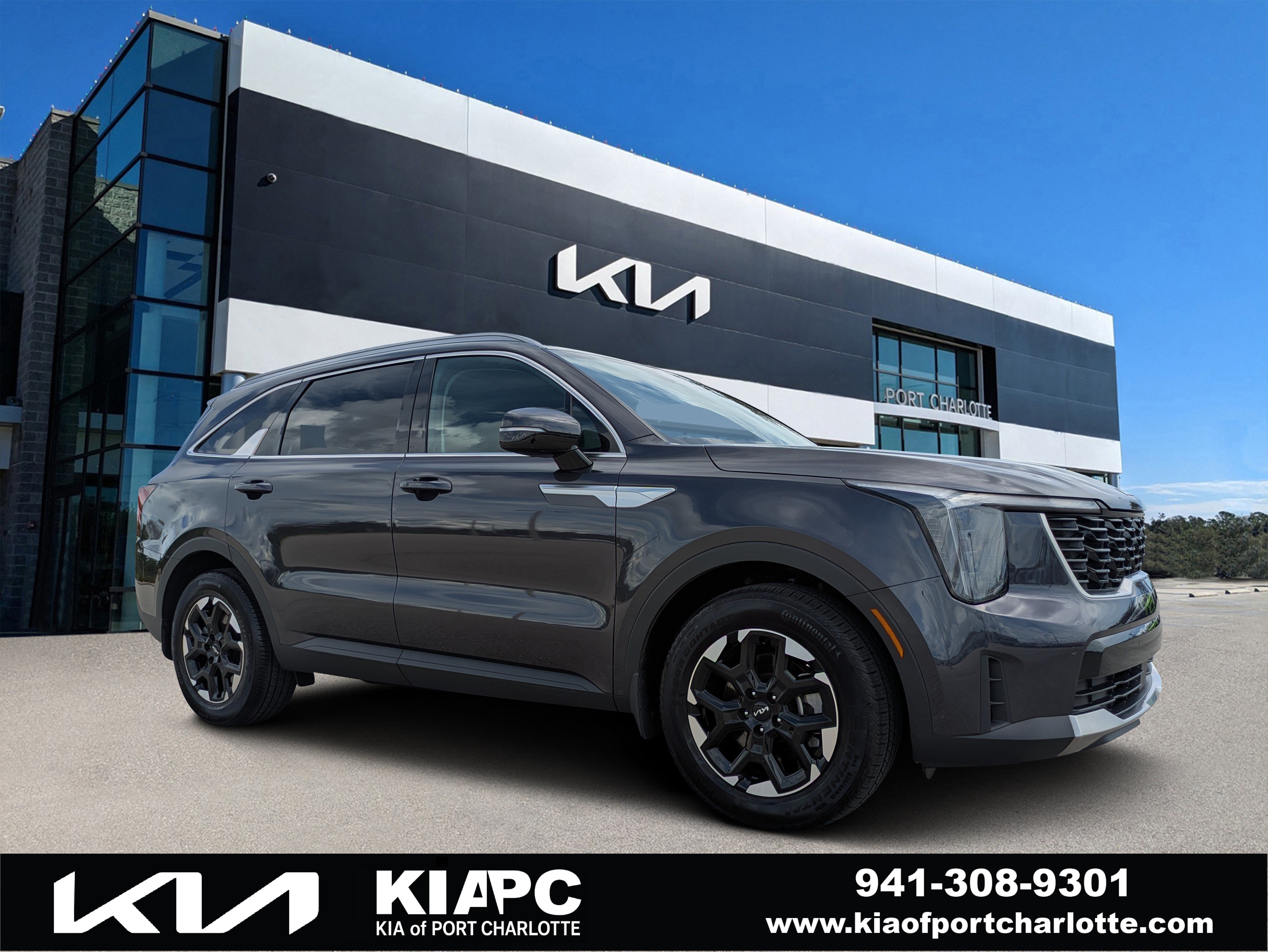 Certified 2025 Kia Sorento S w/ Panoramic Sunroof Package