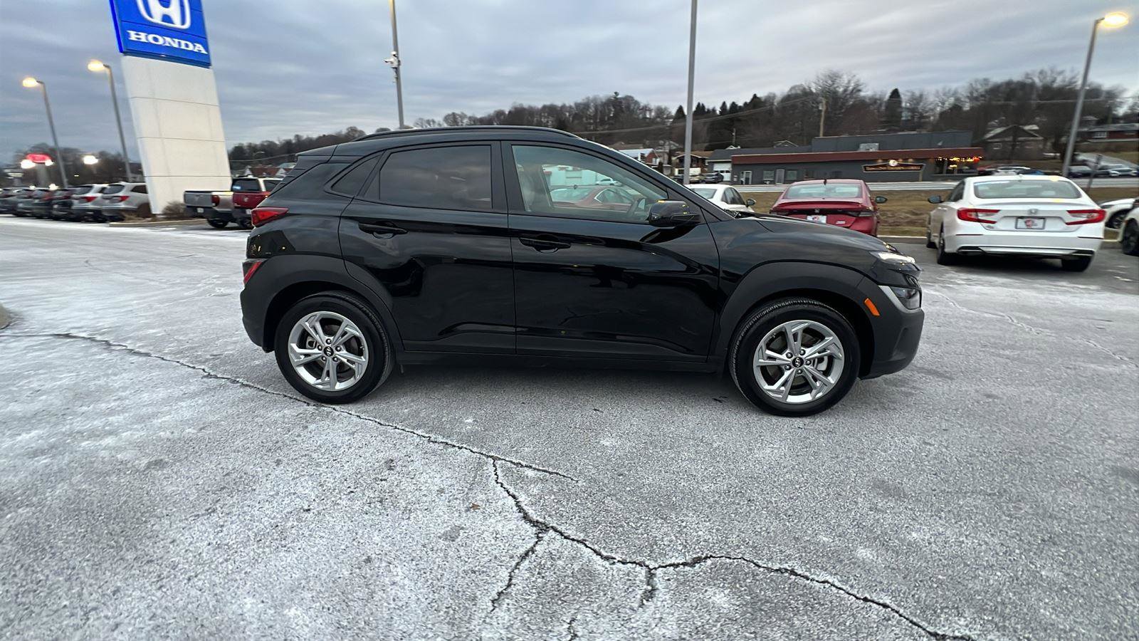Used 2023 Hyundai Kona SEL w/ Cargo Package image 3