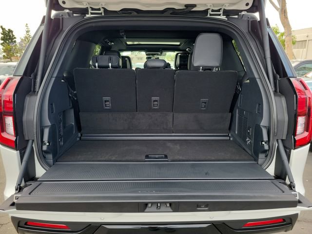 New 2026 Ford Expedition Platinum w/ Stealth Appearance Package AWD/4WD image 21