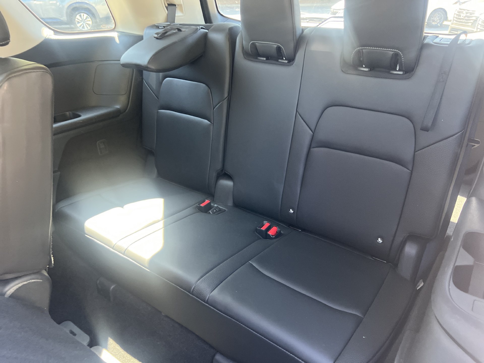 Used 2023 Nissan Pathfinder SL AWD/4WD image 18