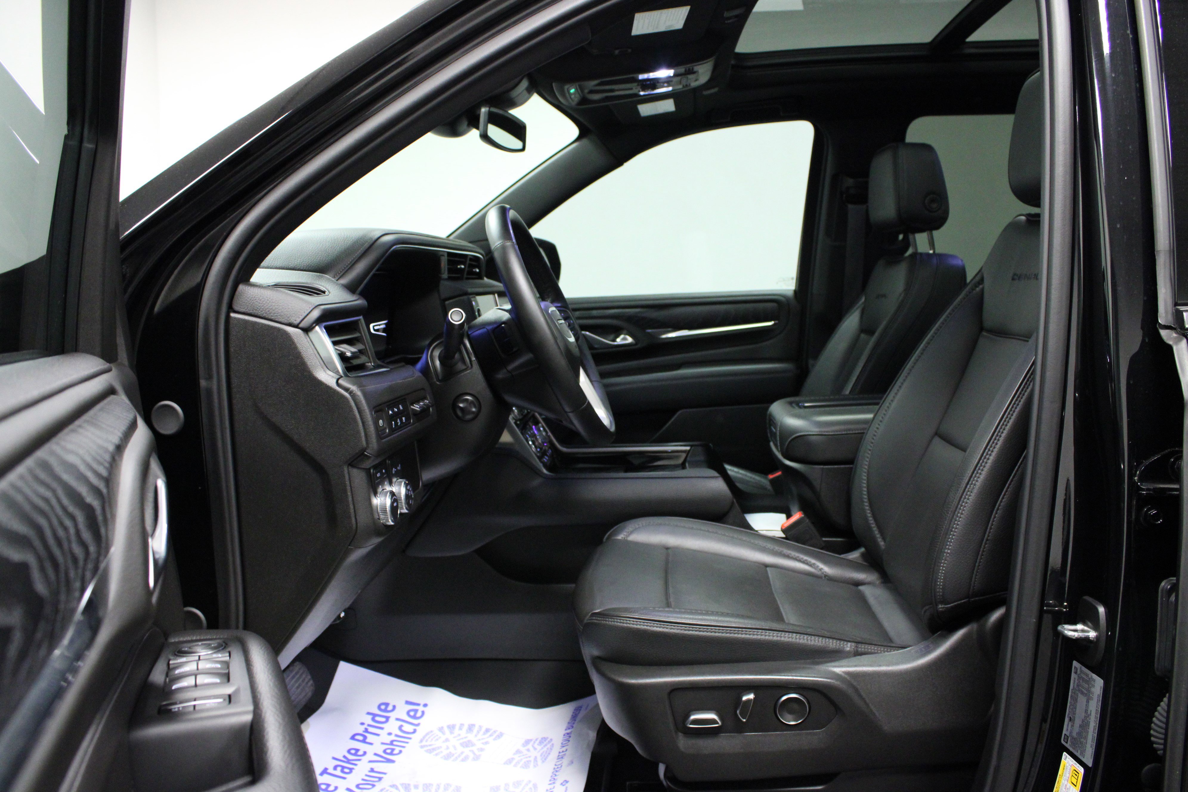 Used 2024 GMC Yukon XL Denali image 12