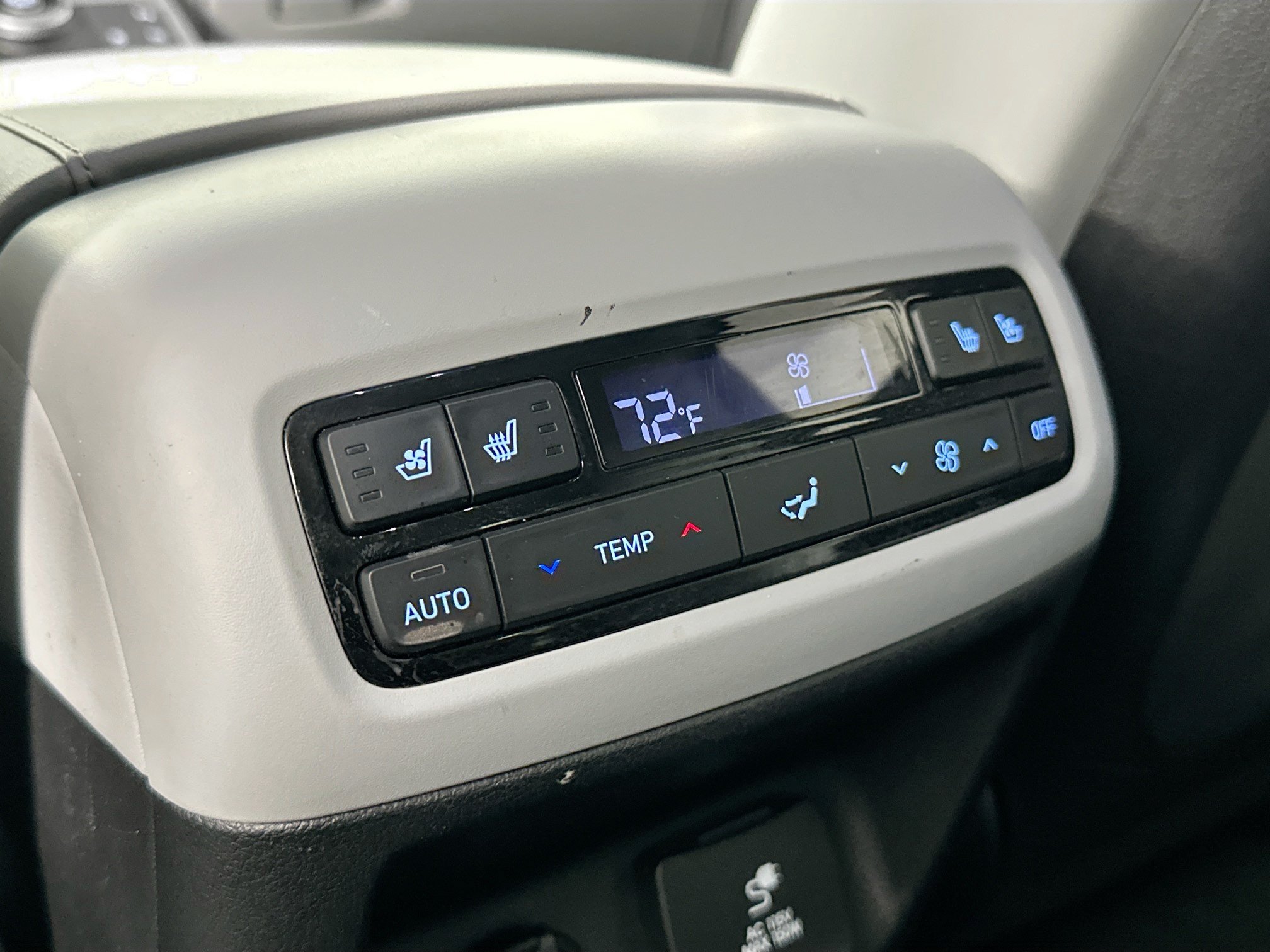 Used 2023 Hyundai Palisade SEL w/ Premium Package FWD image 27