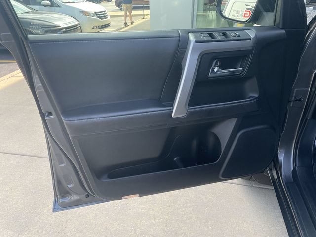 Used 2022 Toyota 4Runner SR5 Premium w/ Moonroof Package AWD/4WD image 14