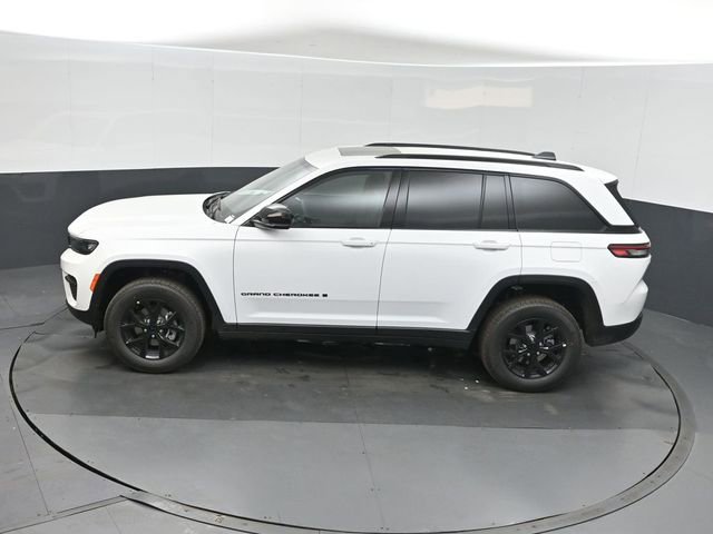 New 2025 Jeep Grand Cherokee Laredo image 34