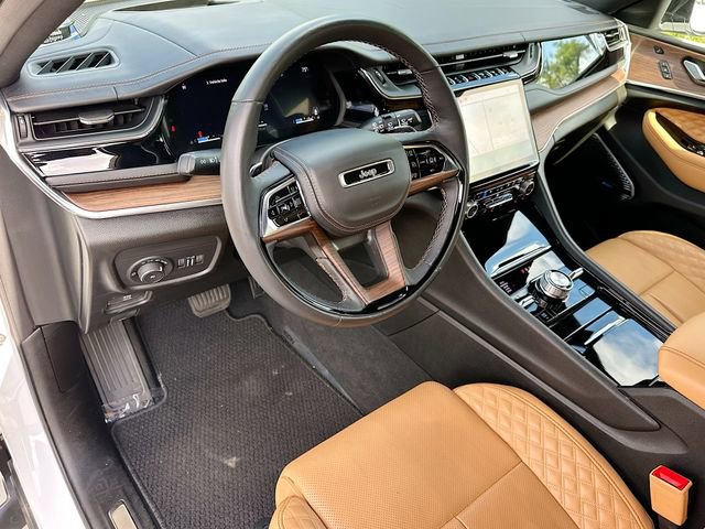 Used 2024 Jeep Grand Cherokee L Summit w/ Advanced Protech Group IV image 9