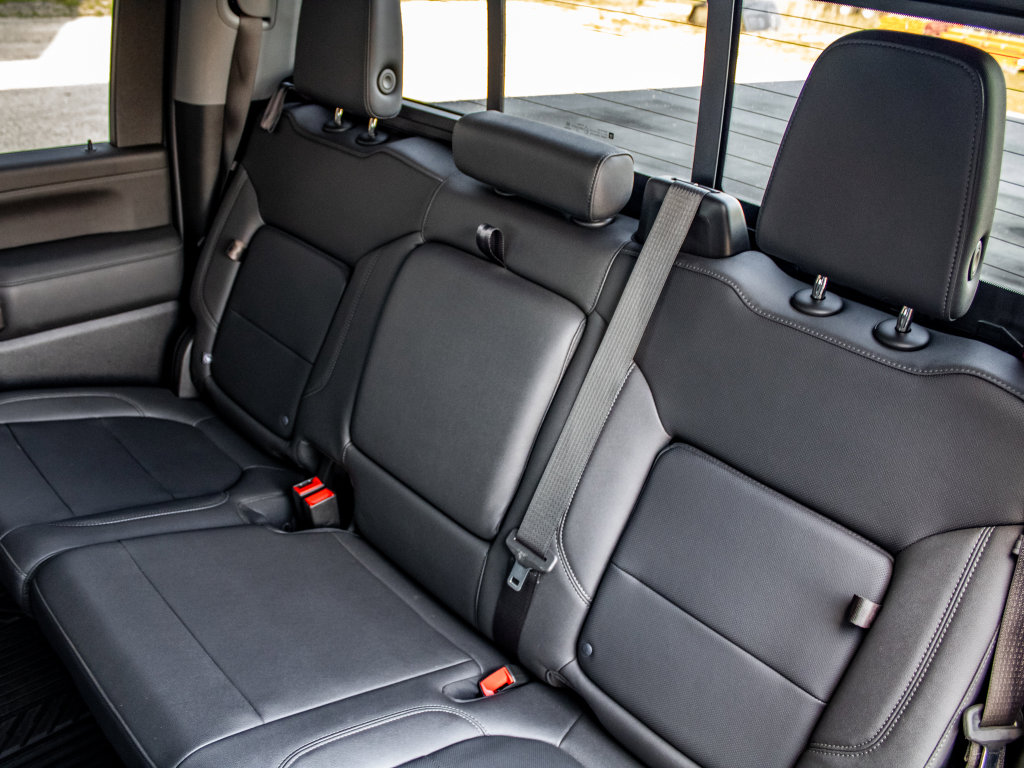 Used 2023 Chevrolet Silverado 2500 LTZ AWD/4WD image 22