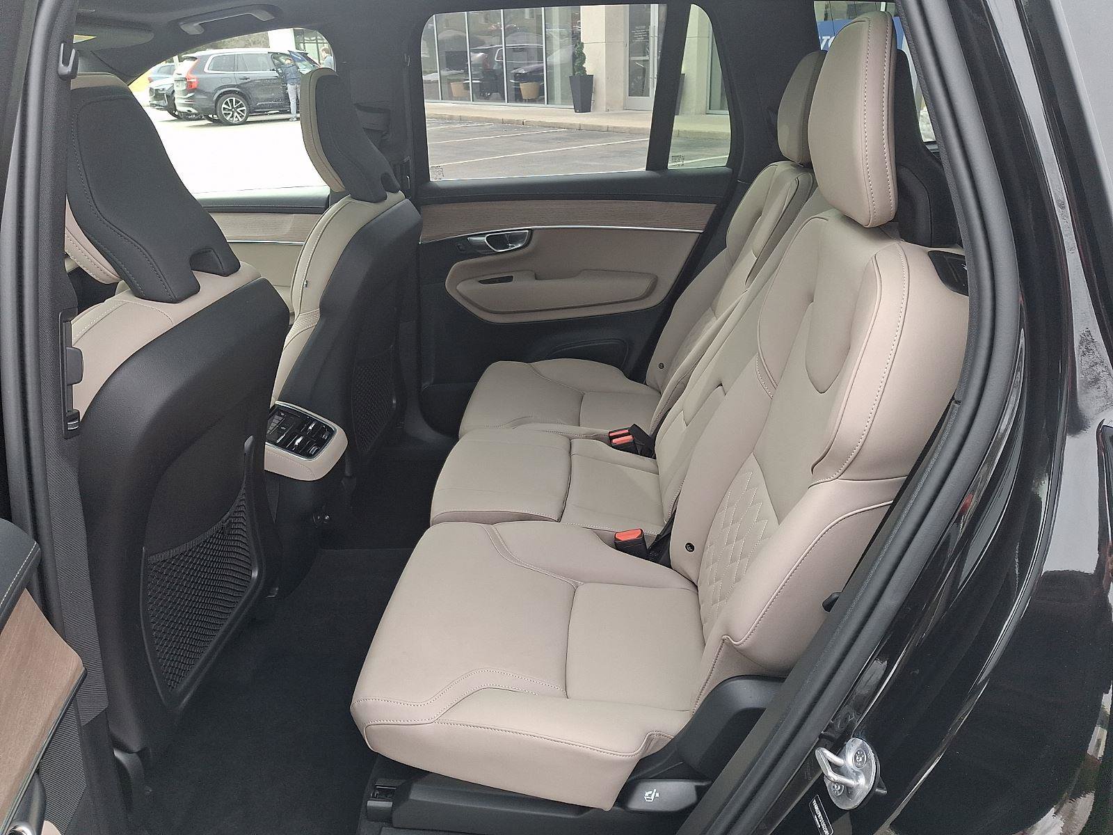 Certified 2025 Volvo XC90 B6 Plus image 11