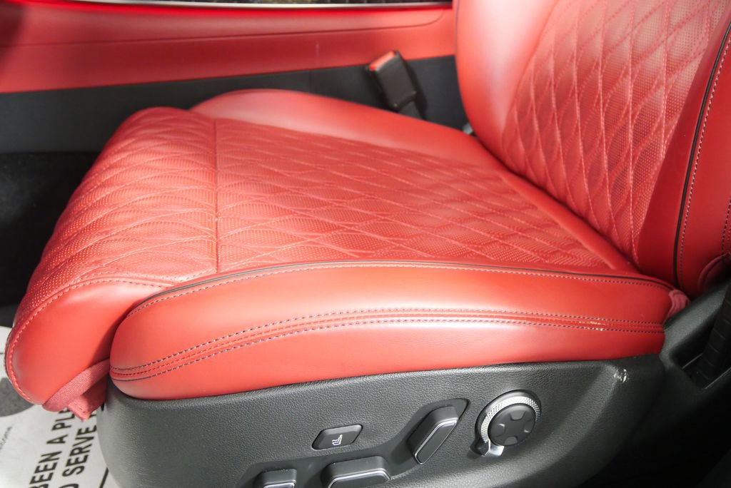 Used 2024 Genesis GV70 3.5T Sport w/ Sport Prestige Package image 10