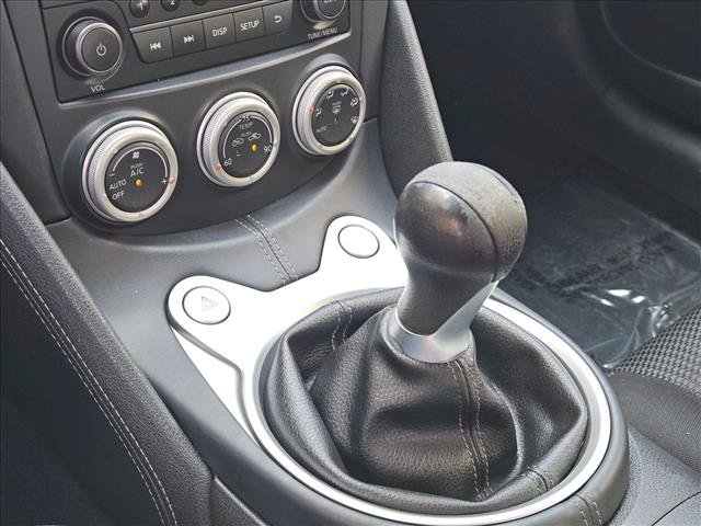 Used 2016 Nissan 370Z Coupe RWD image 15